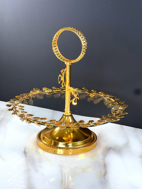 TREND HOME Kuchenständer aus Glas und goldenen Ornamenten